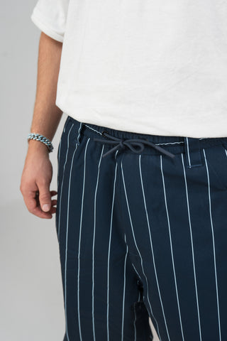 BUSI Biggie Pant Pinstripe snowboard and ski pants, waistband and drawstring detail