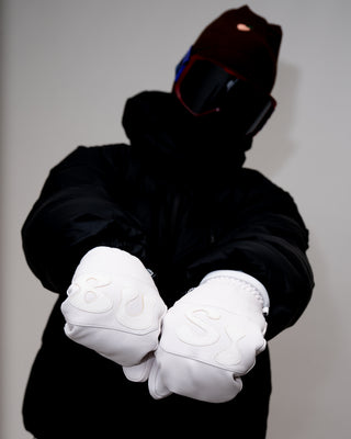 BUSI O.G Gloves White snowboard and ski gloves, on model, alternate